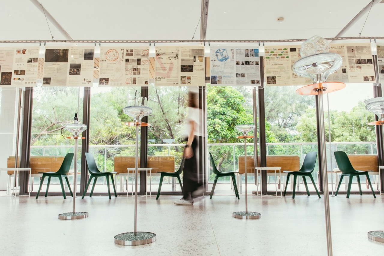 《春室 GIVE ME FIVE｜①③⑤ 週年特展》以玻璃為起點，將回收、工藝與設計交織，展現春室五年間的循環實踐與文化美學。（photo credit: DFUN）