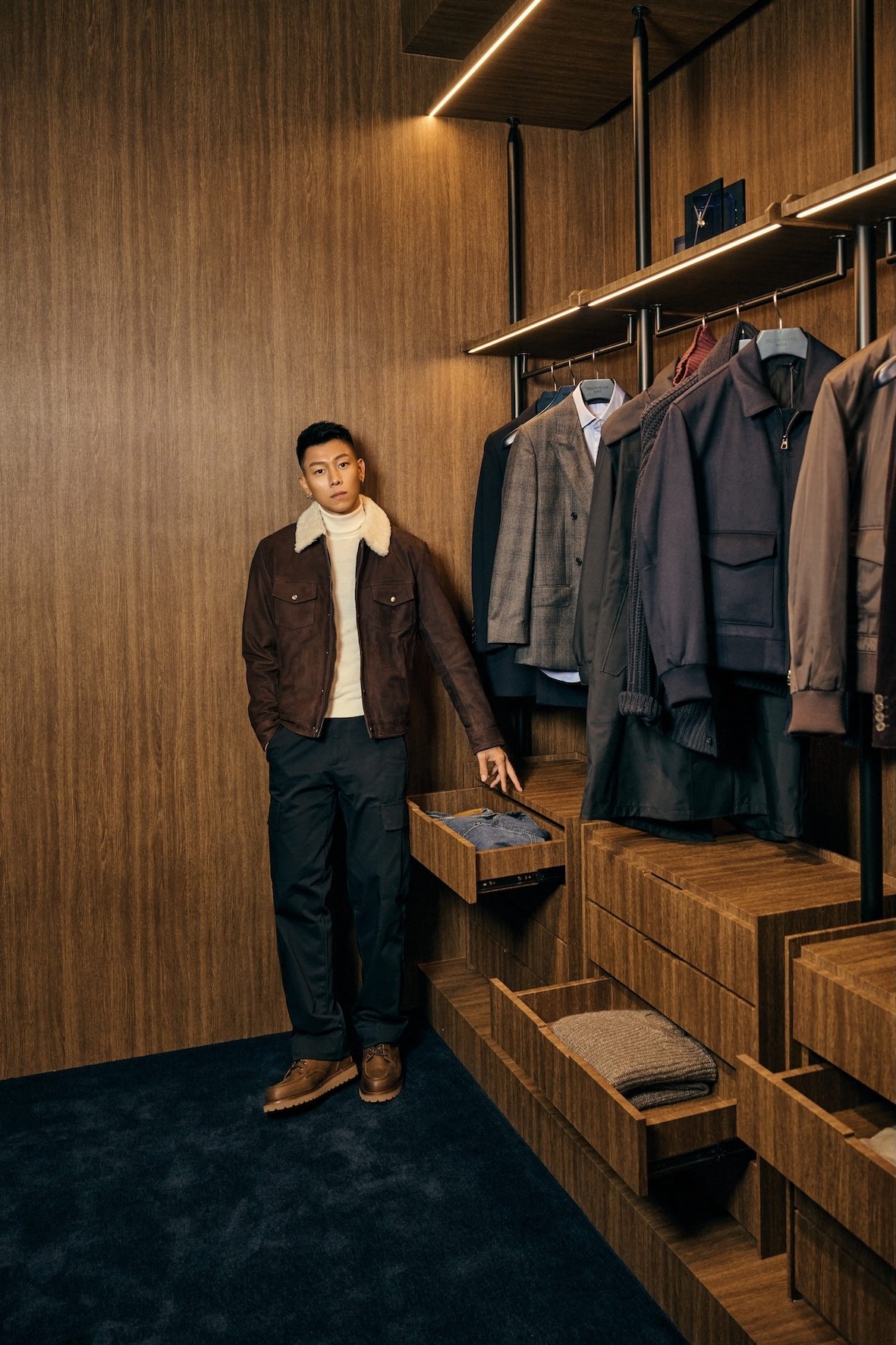 E.SO 在紳士衣櫥場景