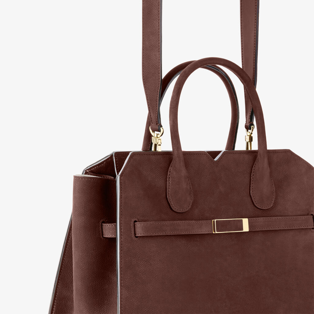 包款鎖扣與提把細節