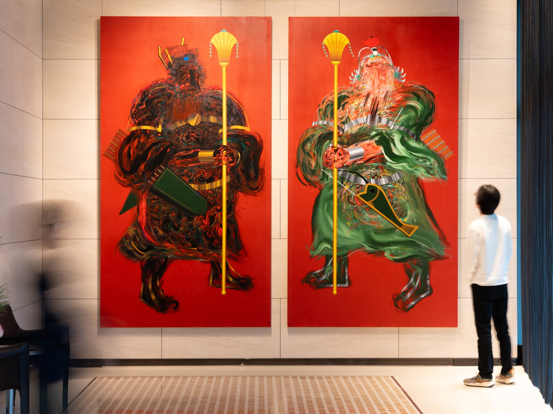 跨越七十載的東方傳奇：夏陽「神門百顏」個展開幕，三米巨幅《門神》震撼現身