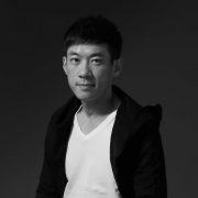 黑白公關照 坐姿